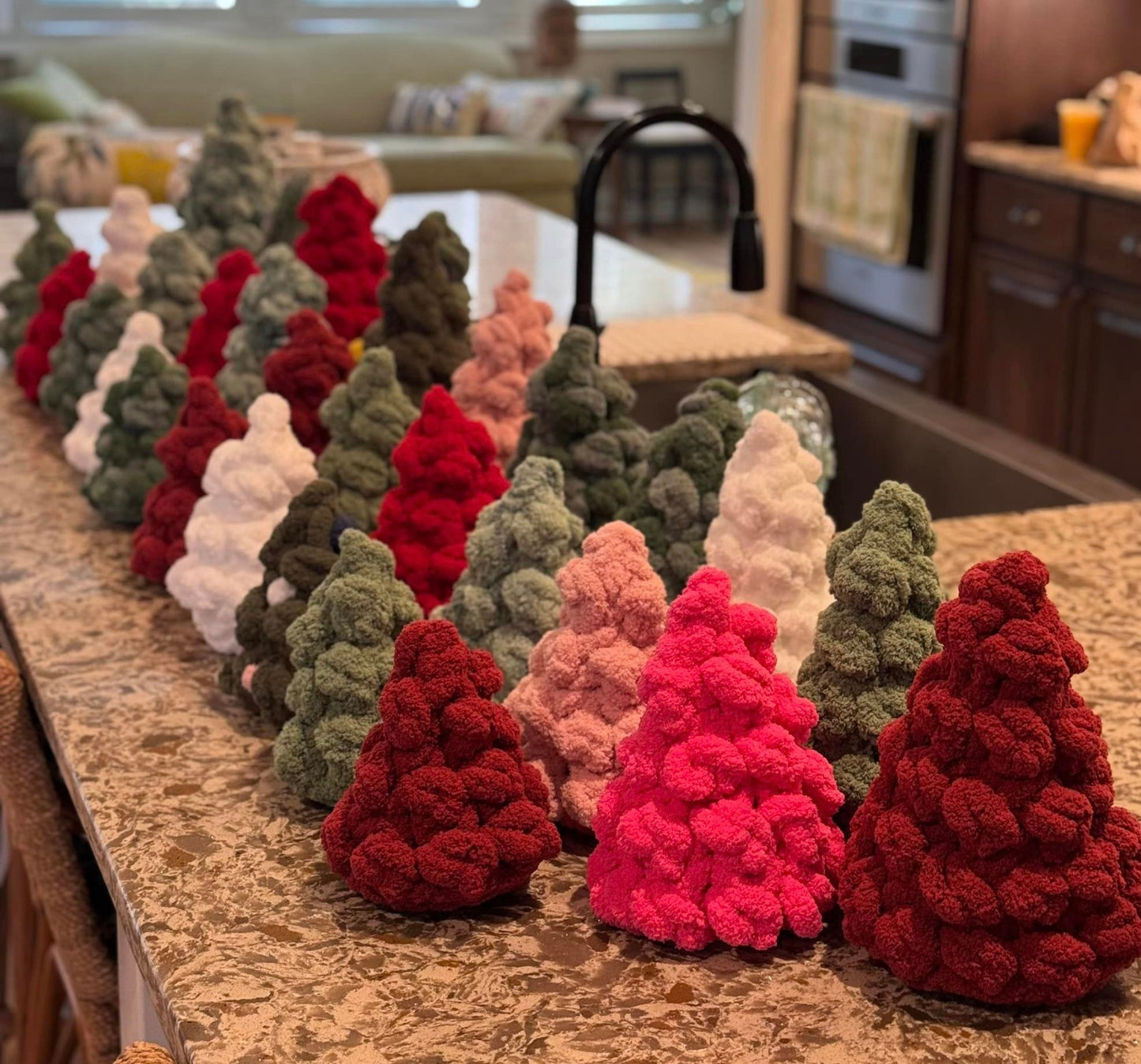 11/22/2025 - Light It Up – Resin Poured Ornament + Chunky Knit Christmas Tree! 6PM