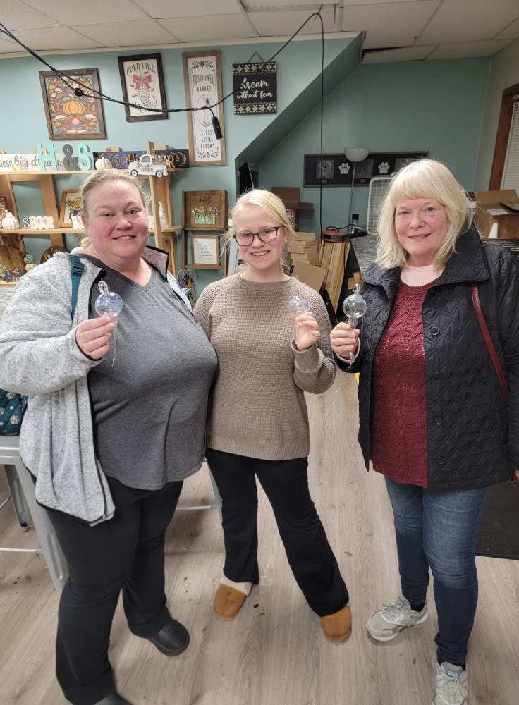 11/25/26 Wednesday (6PM) Pro Level Glass Blowing Experience