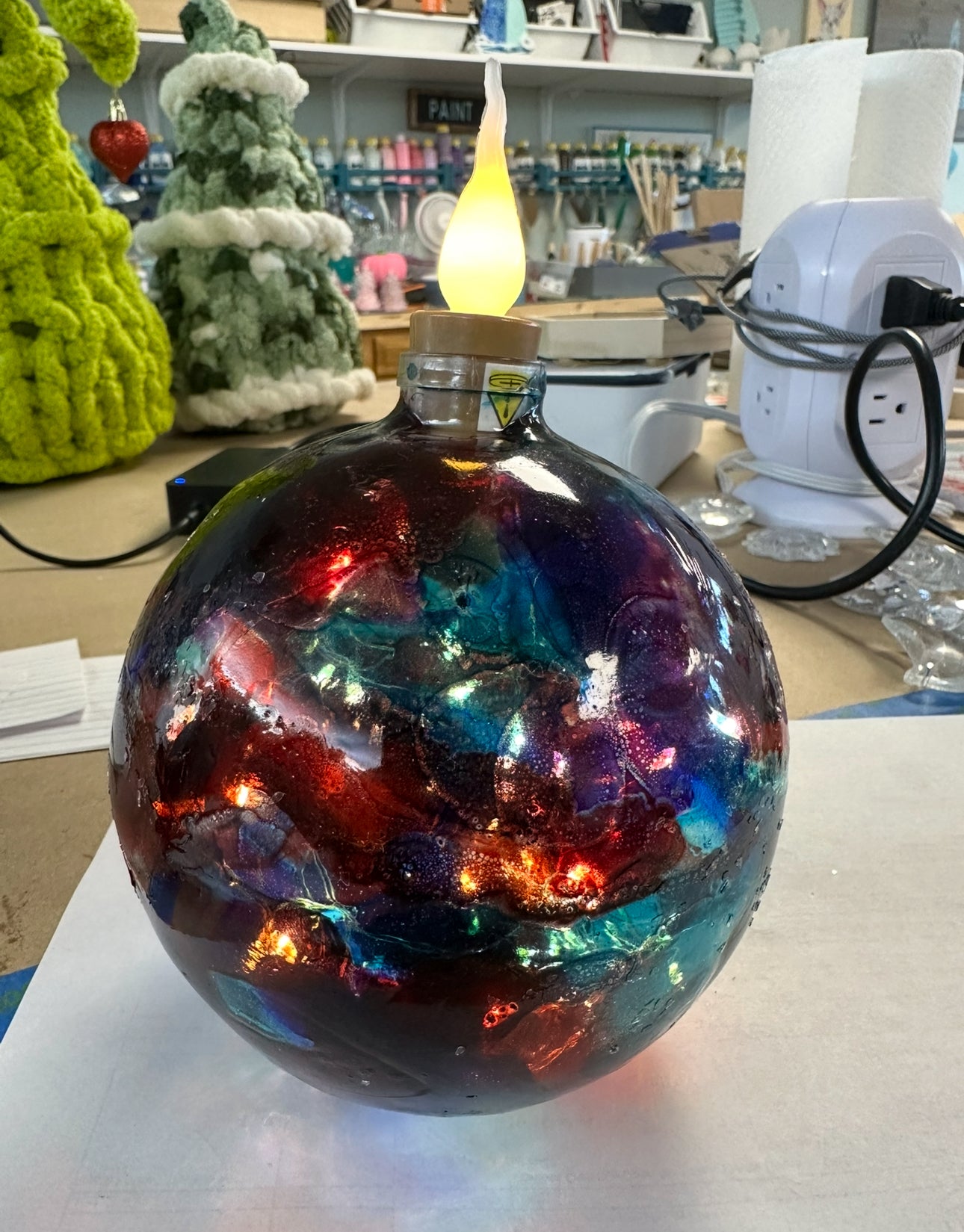 11/22/2025 - Light It Up – Resin Poured Ornament + Chunky Knit Christmas Tree! 6PM